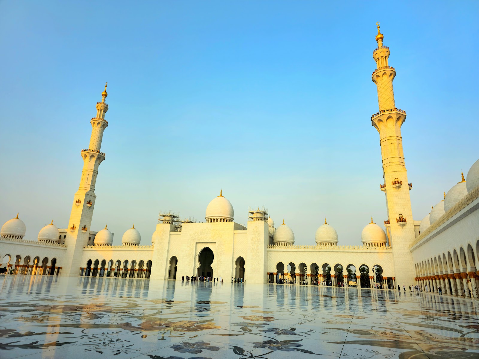 Abu Dhabi photo 1